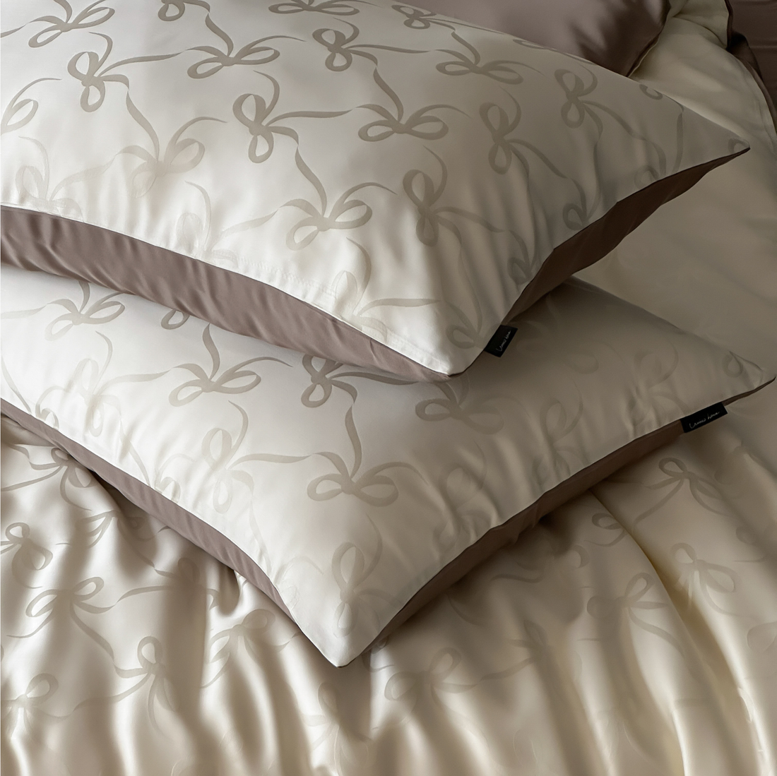 What is Jacquard Weaving? Why Prozily's TENCEL™ Bedding is Unlike Anything Else in Singapore